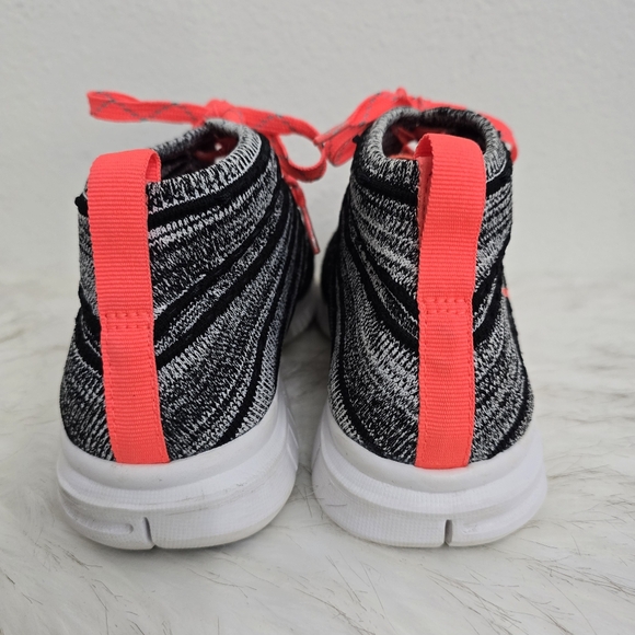 Nike Flyknit Chukka - Picture 6 of 7
